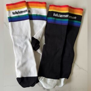 NWOT LULULEMON Tale to Tell mid crew socks set 2 pairs